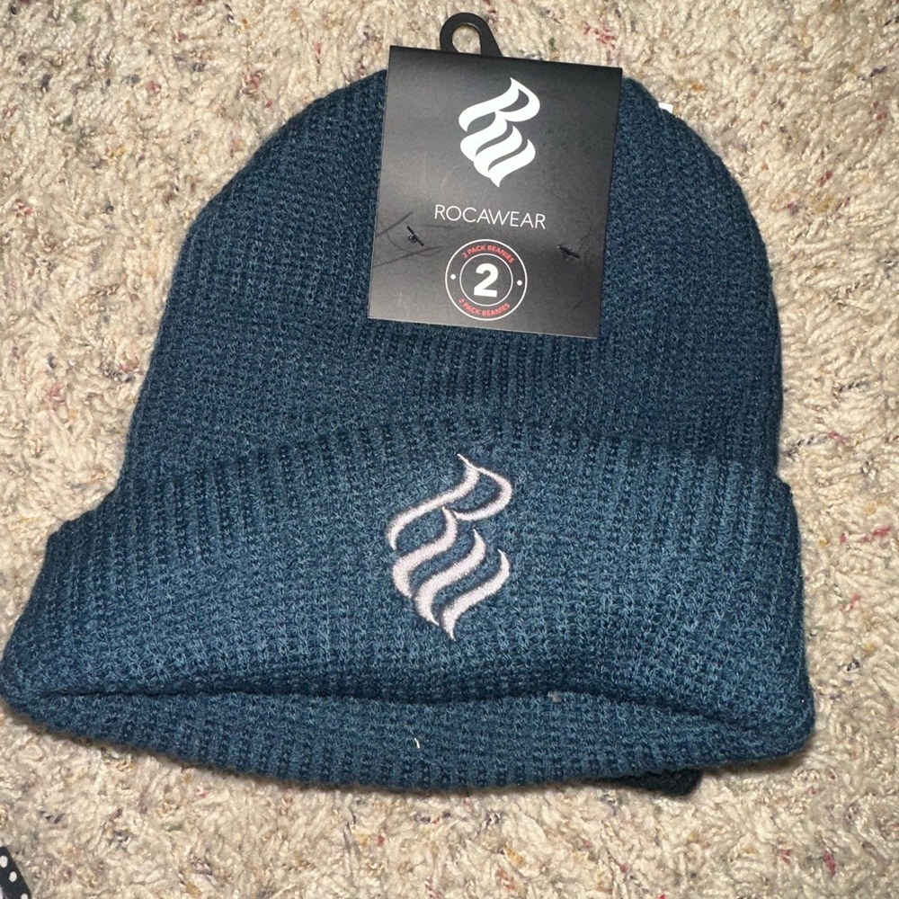 Rocawear Blue Knit Beanie and black 2 piece bundle 💙🖤